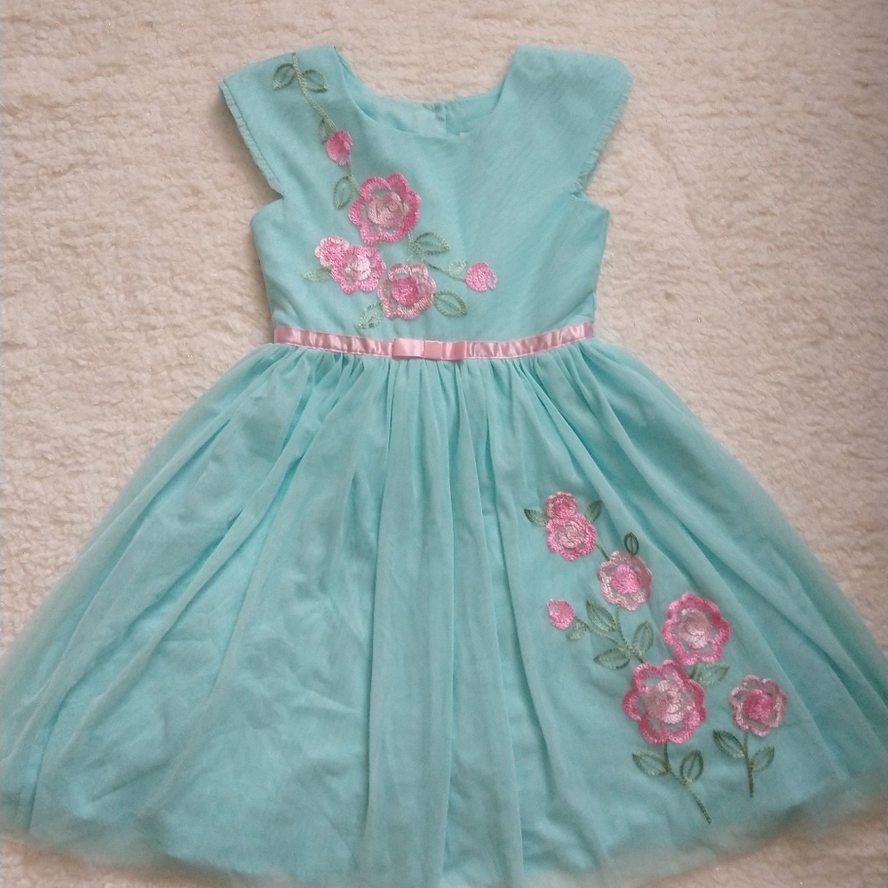 Girls dress